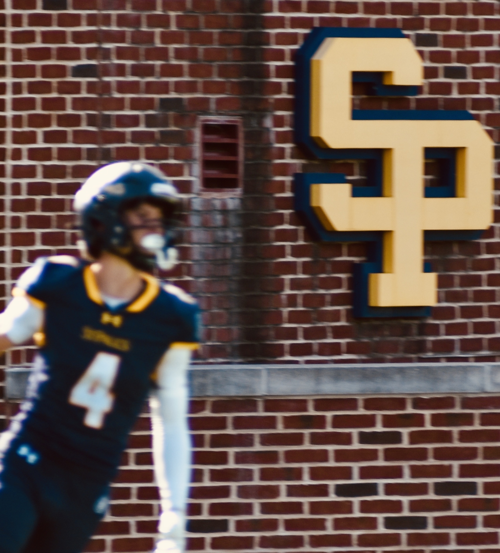 #4 in front of the SP logo