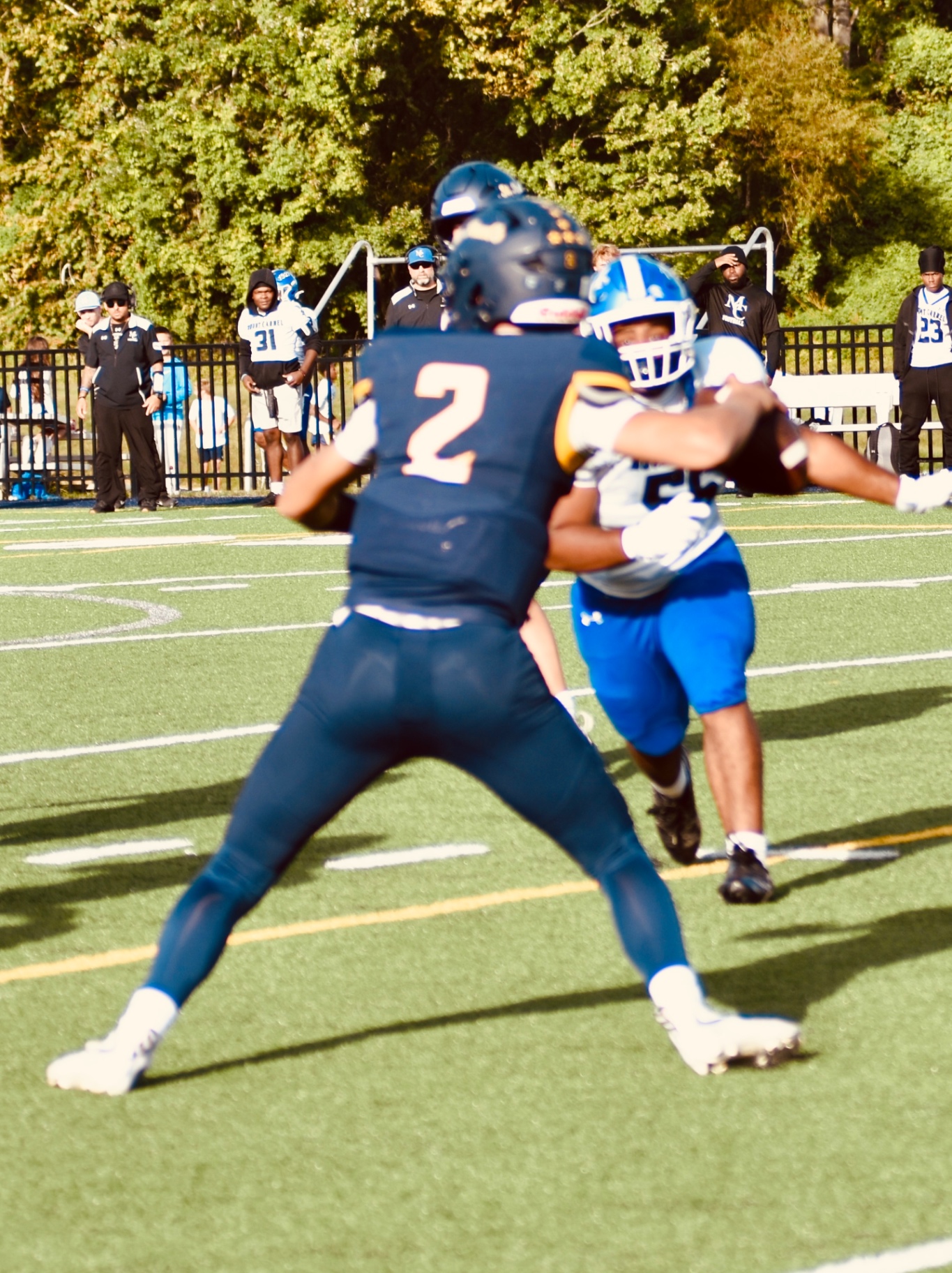 #2 dropping back under pressure